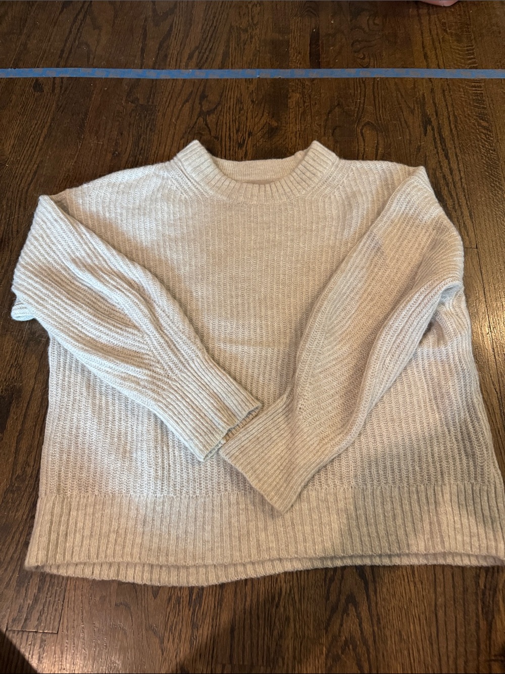 Everlane Light Grey / Cream Ribbed Crewneck Sweater - Women